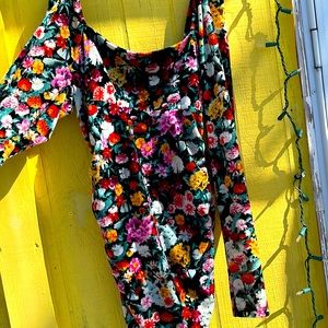 Velvet texture/Scrunched sides/Stretchy/On or off shoulder